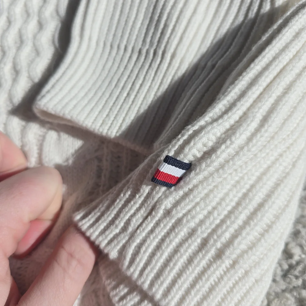 Tommy Hilfiger Y2K White Cable Knit Sweater, Size Large